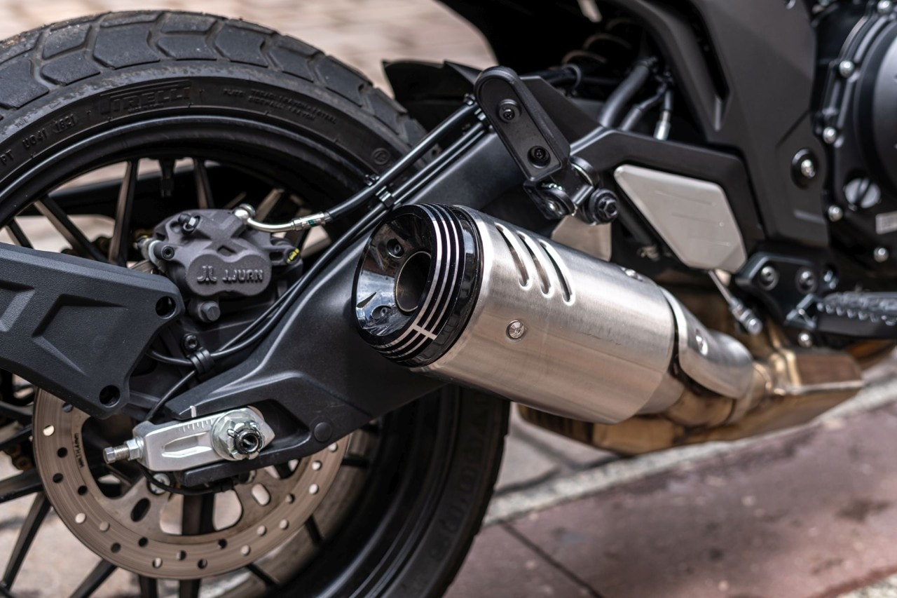 Benelli Leoncino 800 VS CFMOTO 700CL-X Heritage: prova a prendermi!